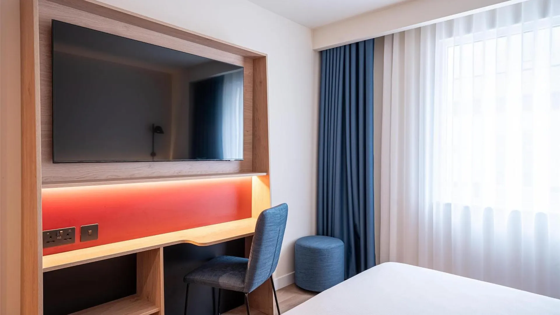 ***  Hotel Hampton By Hilton Bristol Airport Redhill  Reino Unido