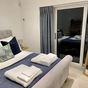 https://modern-unique-1-bed-close-to-nottingham-uni-city-centre.hotelsin-nottingham.com