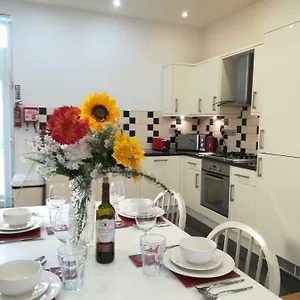Apartment Spacious, Ground Floor, 2 Bedroom Apartment, Uplands,, Swansea