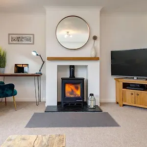 Apartment Luxury Detached 4 Bedroom House, Exeter