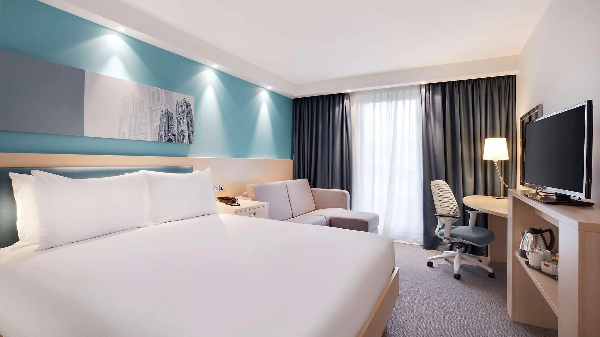 Hampton By Hilton Bristol Airport Hotel Redhill  3*, Redhill (Somerset)