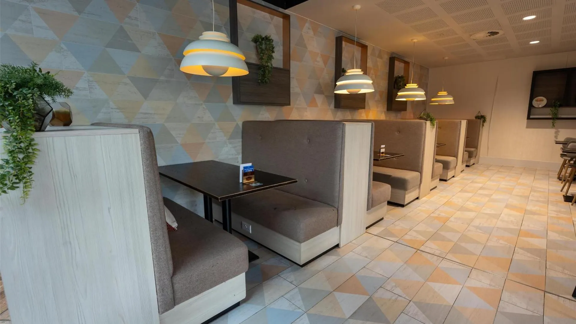 Hampton By Hilton Bristol Airport Hotel Redhill  3*, Redhill (Somerset) United Kingdom